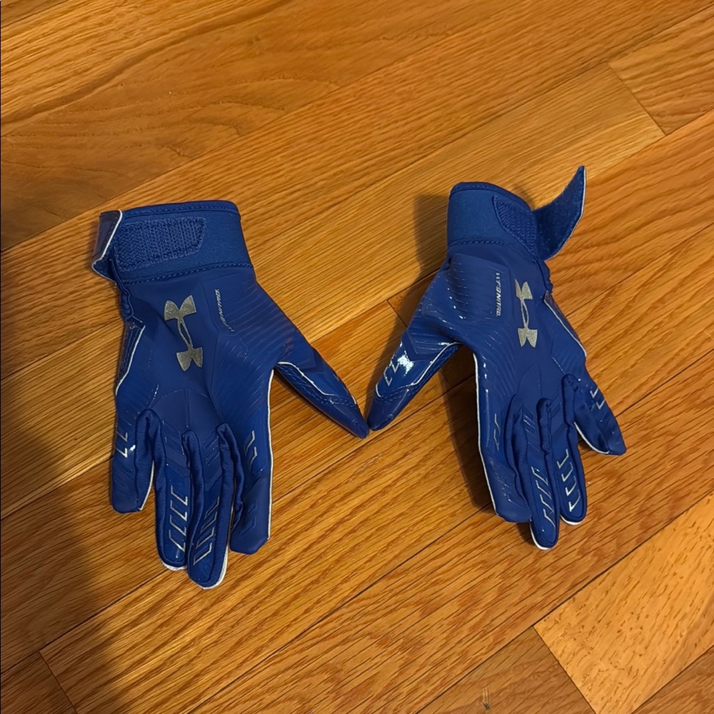 Under Armour Blue youth football Gloves - Picture 3 of 4